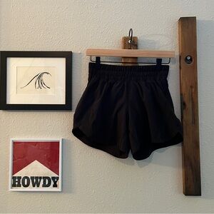 $58 Lululemon Track That Shorts 5" in Black Size 6 Speed Run